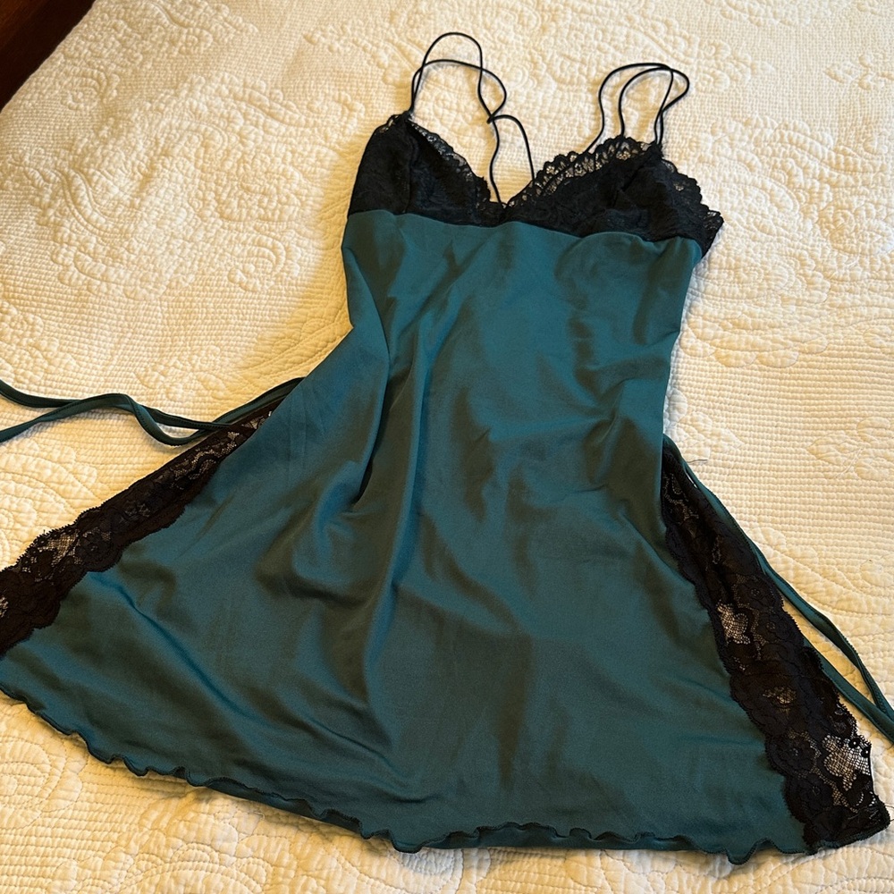 Elegant Teal and Black Lace Chemise